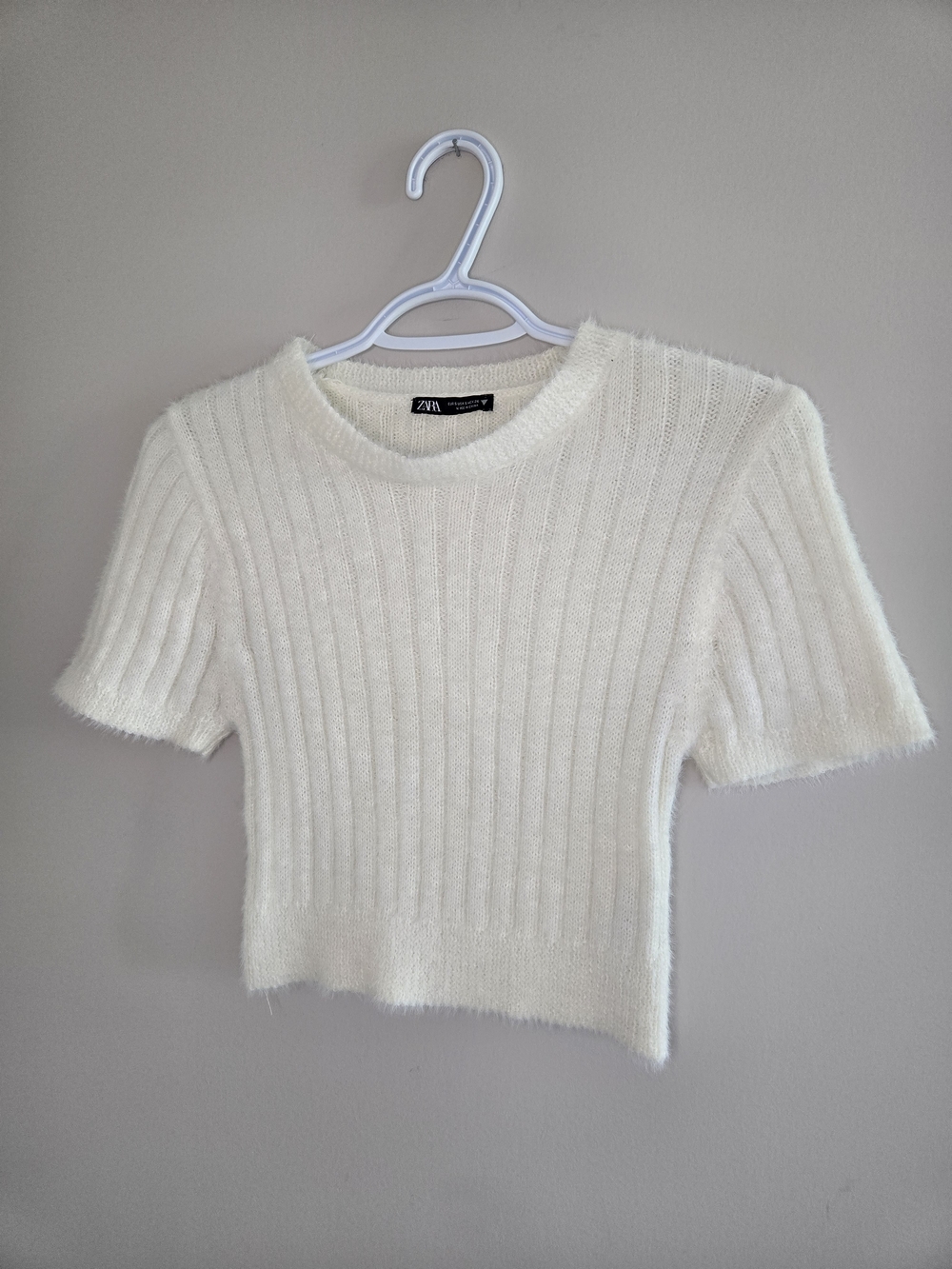Zara cream ribbed short sleeve fuzzy knit tee, small, new no tags - Picture 2 of 4